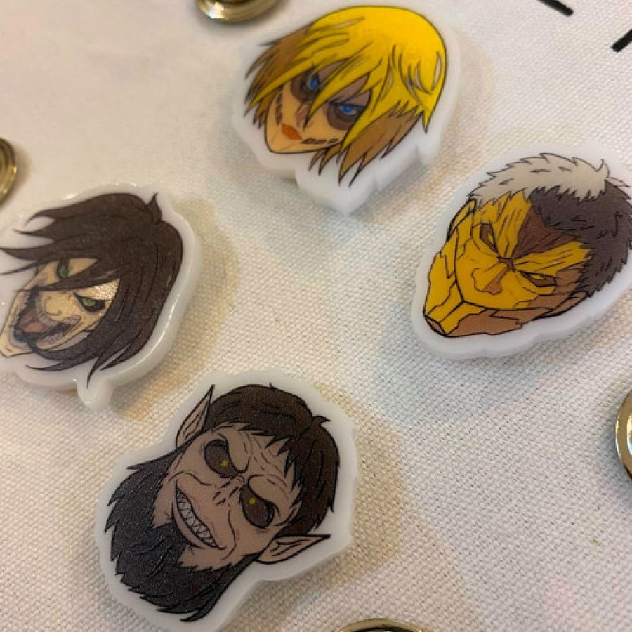 Attack on Titan - pins  (2)