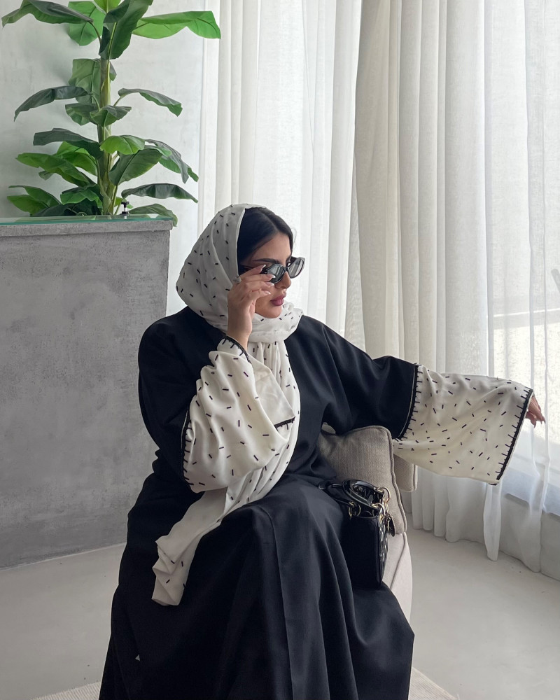 عباية لينن مطروز