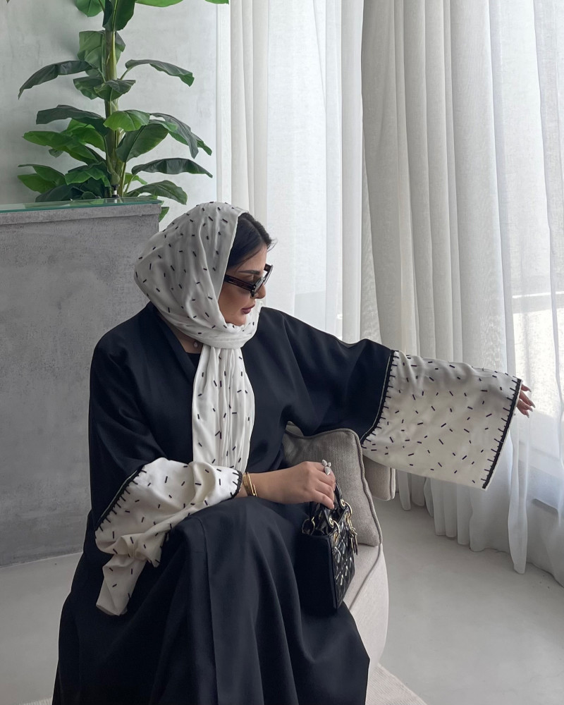 عباية لينن مطروز