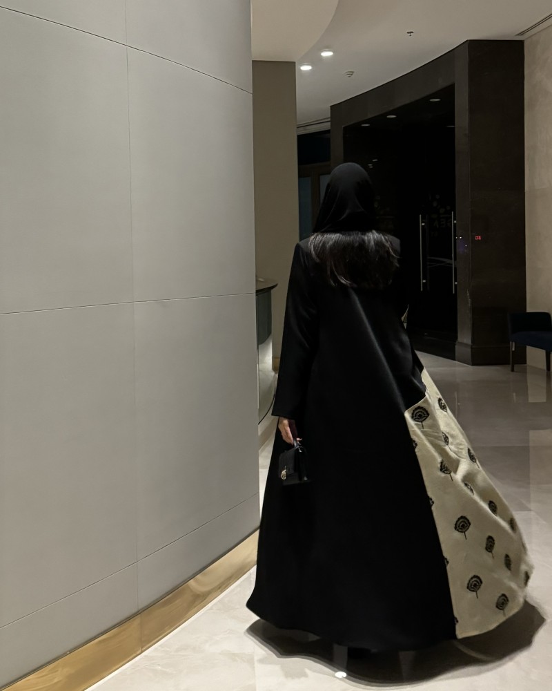 عباية لينن مطروز