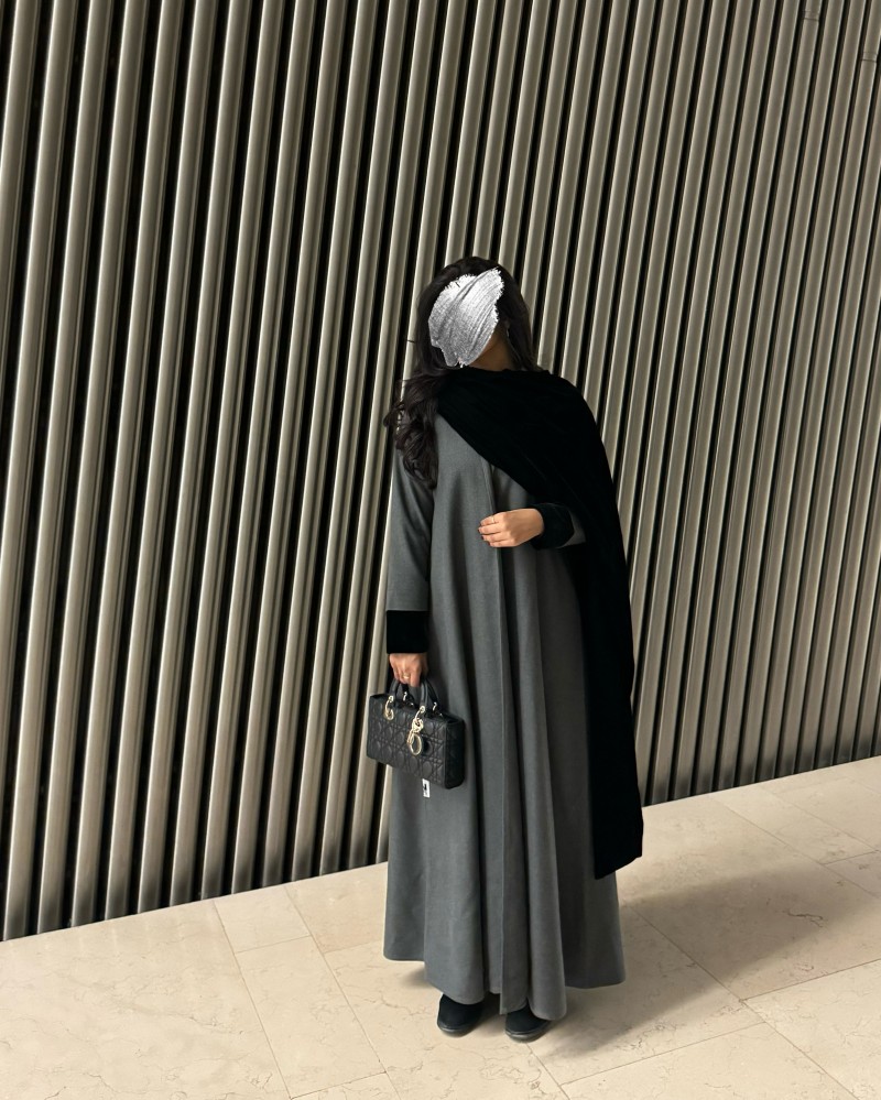عباية جوخ سكارف