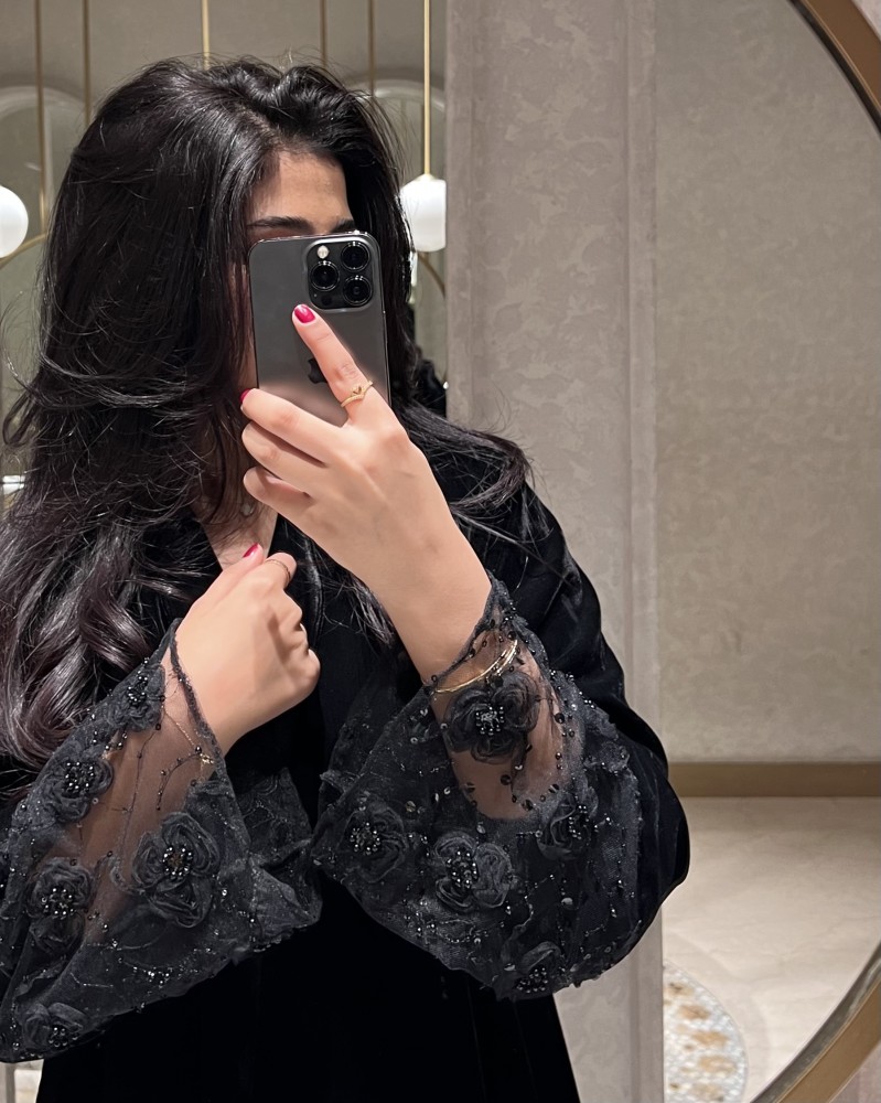 عباية مخمل مع شك