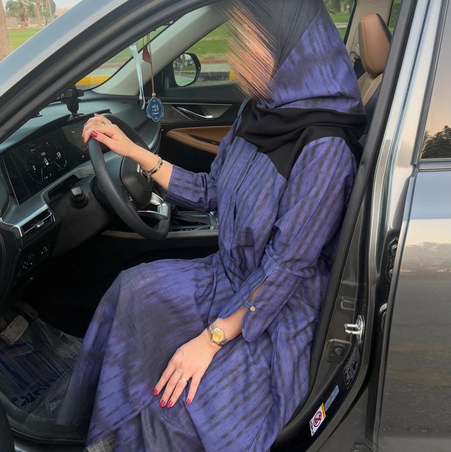 عبايه نص كلوش مع طرحه