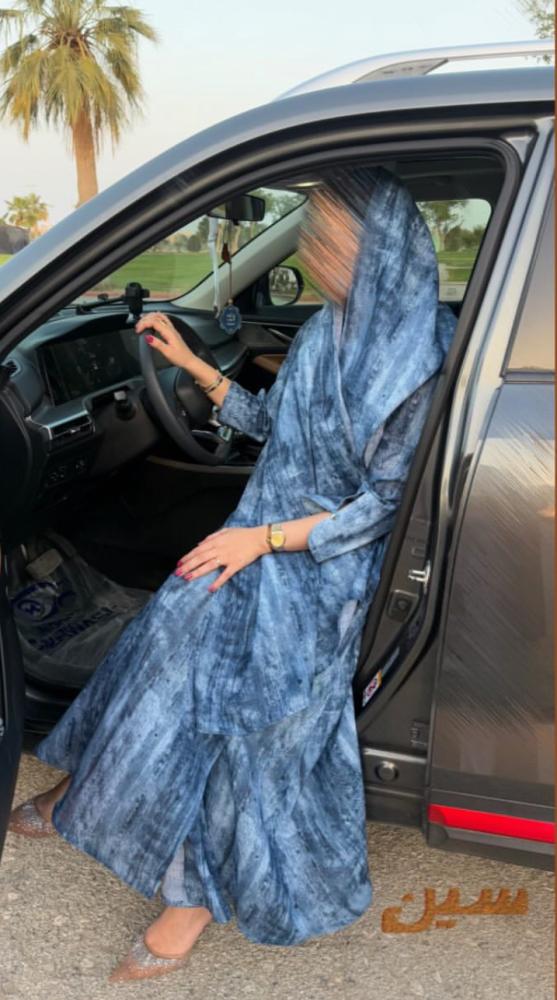 عبايه نص كلوش مع طرحه