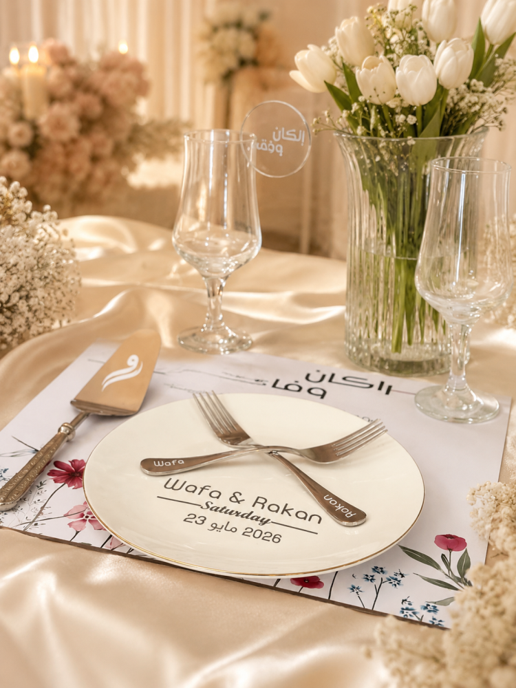 The luxurious queen set for cutting cake and decorating the wedding party