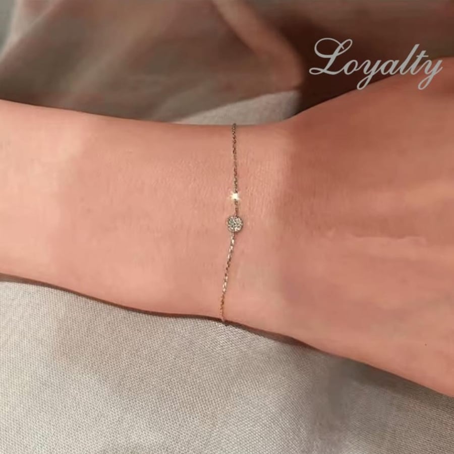 اسوارة الدائرة  المزينة بفصوص الزركون الامع فضه عيار 925 مطلي ذهب اللون ذهبي