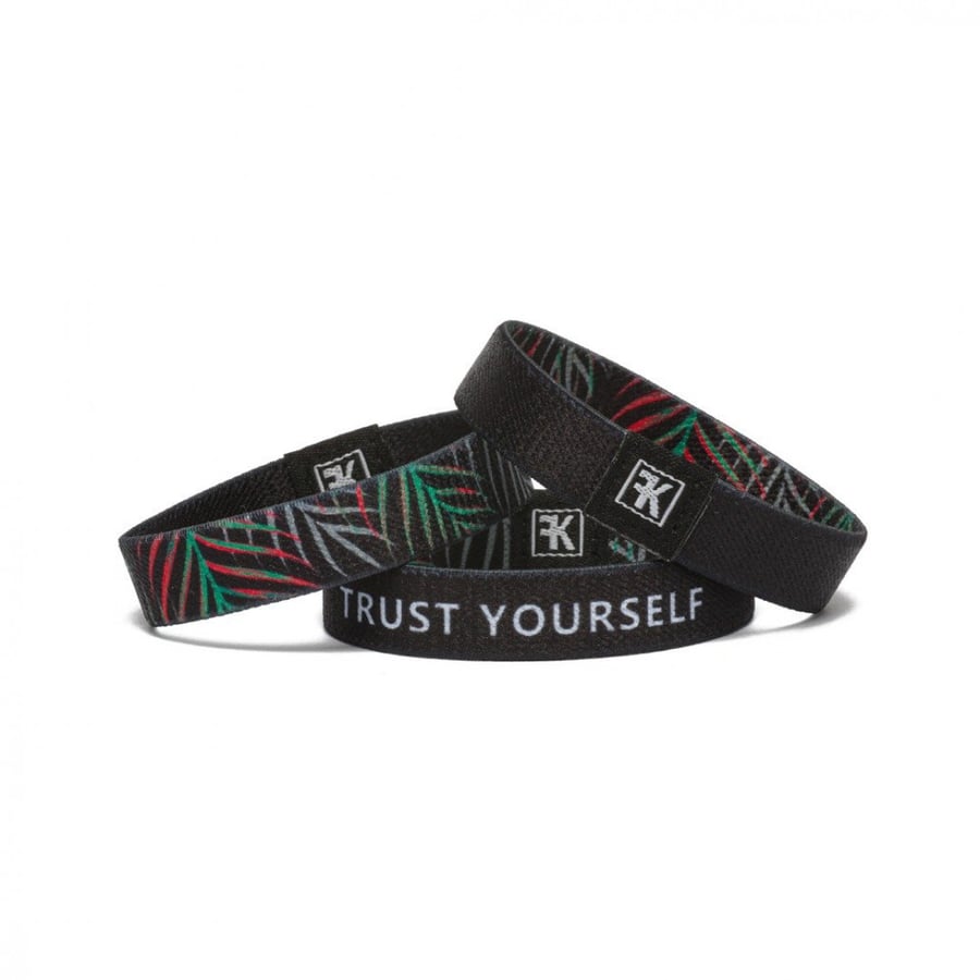 اسوارة TRUST YOURSELF