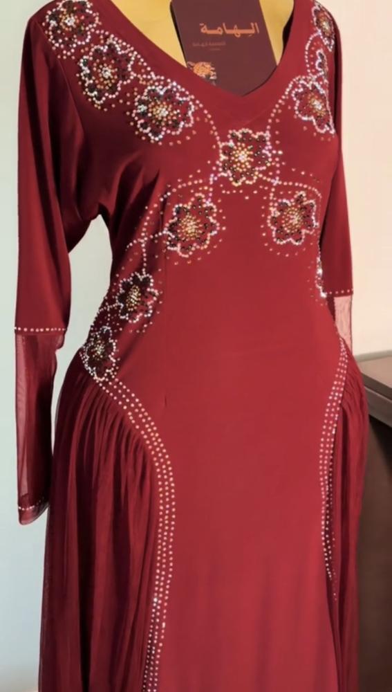 فستان إلهامه. 2