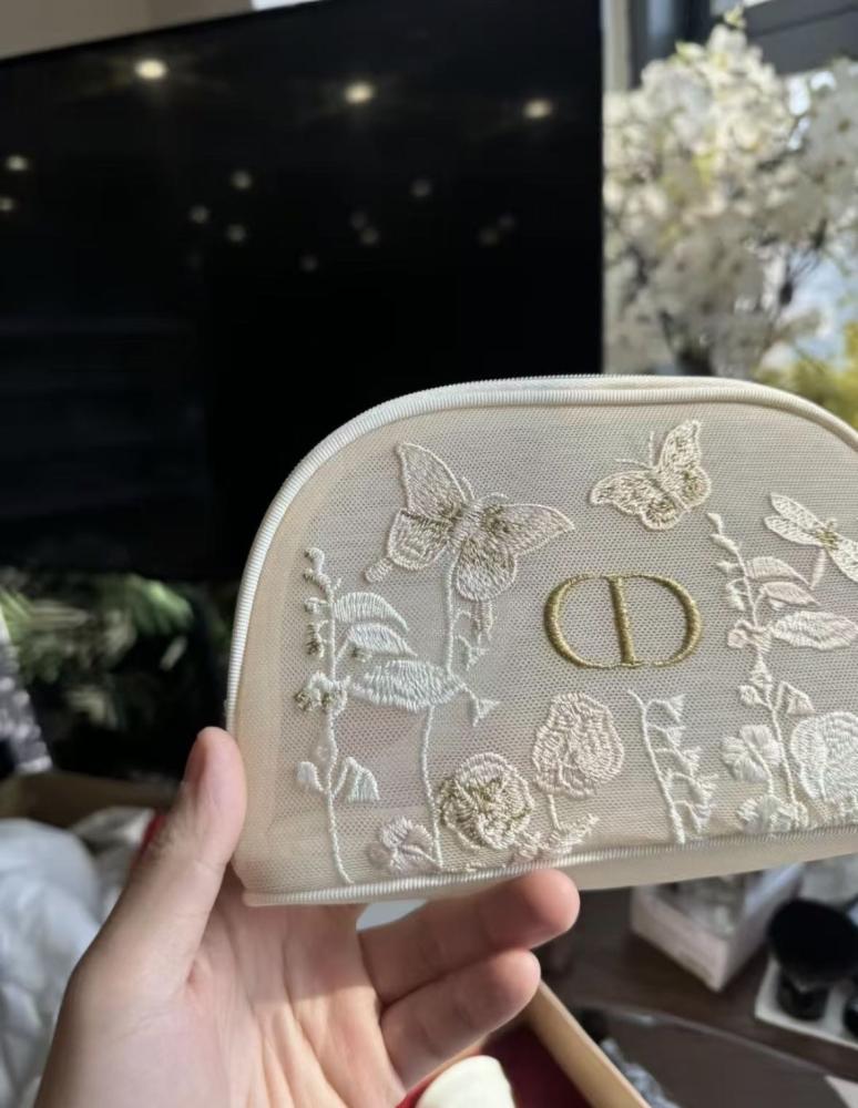 شنطة Dior اصدار الربيع مع البوكس
