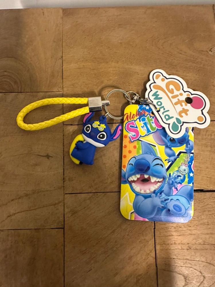 Stitch Medallion with Card Holder