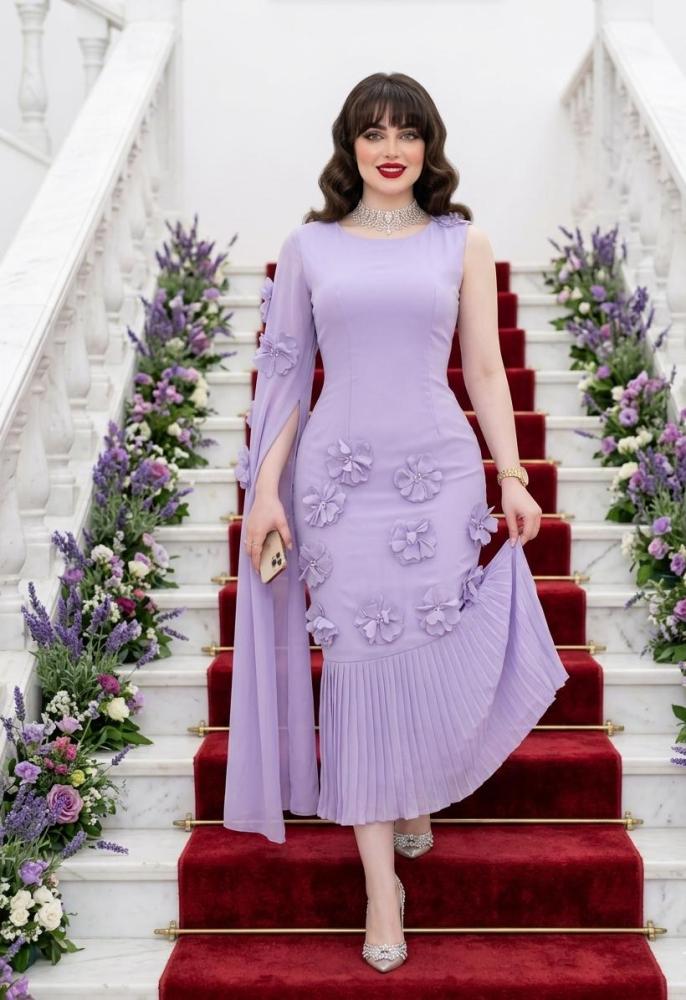 Lilac dress with pink details and soft curves