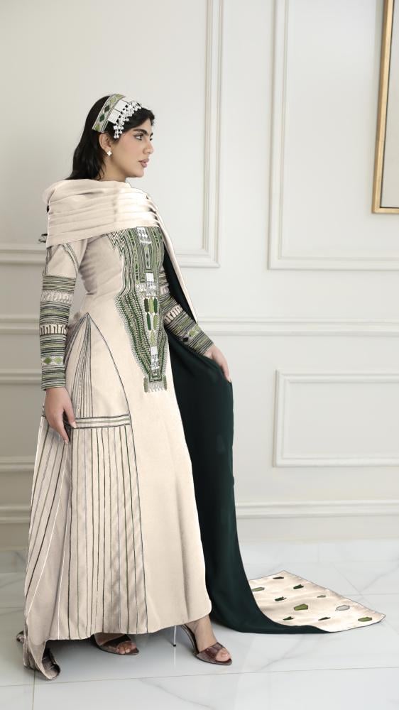 فستان سهرة بلمسة فاخرة وتصميم راق
