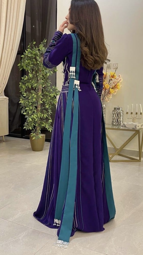 فستان سهرة بلمسة فاخرة وتصميم راقٍ|150