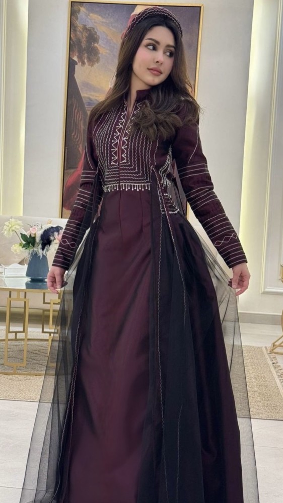 فستان سهرة بتصميم بسيط وأناقة راقية|155