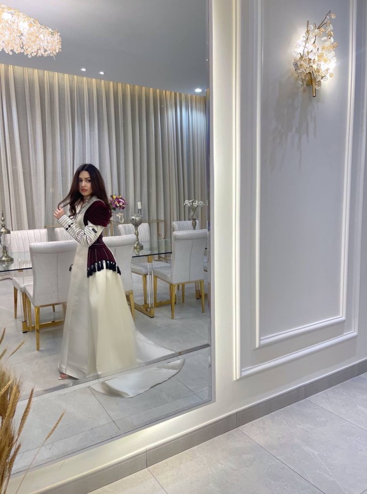 فستان سهرة بحضور أنيق وتصميم متوازن|149