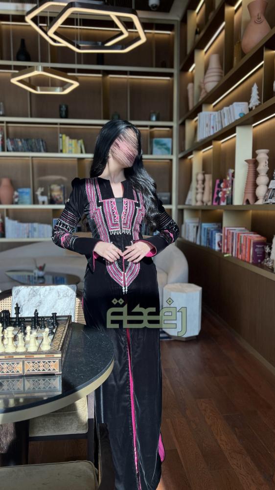 فستان سهرة بتوازن مثالي بين الحداثة والنعومة|170