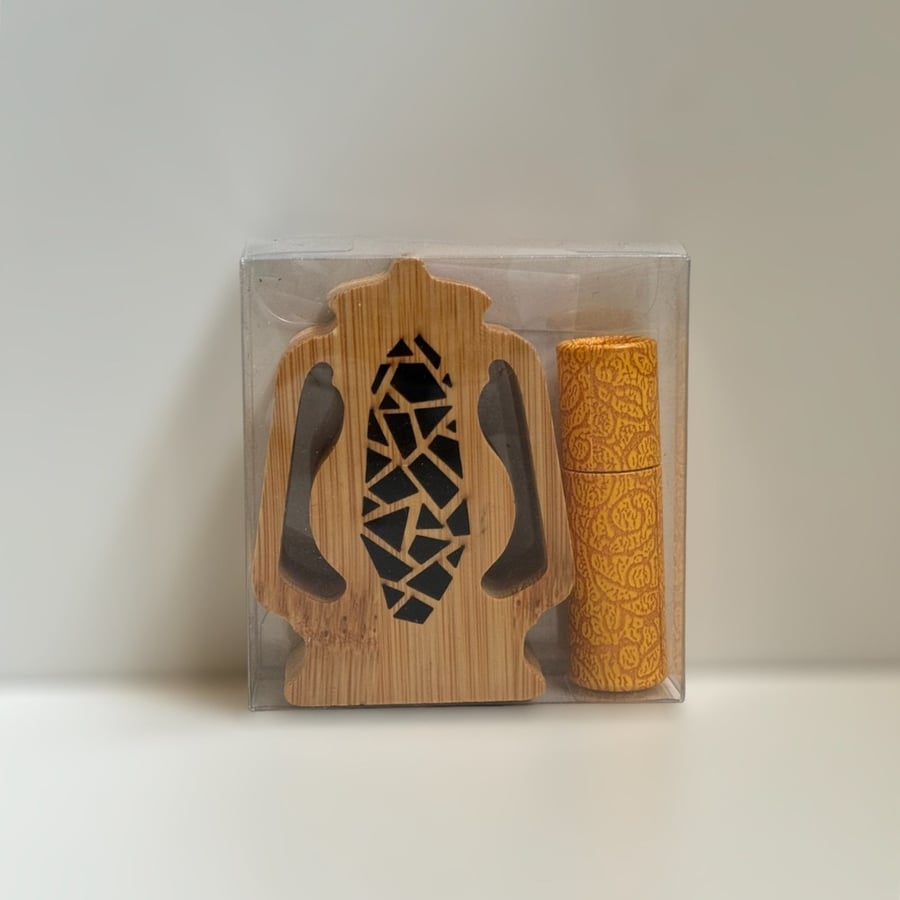 Small incense burner with oud