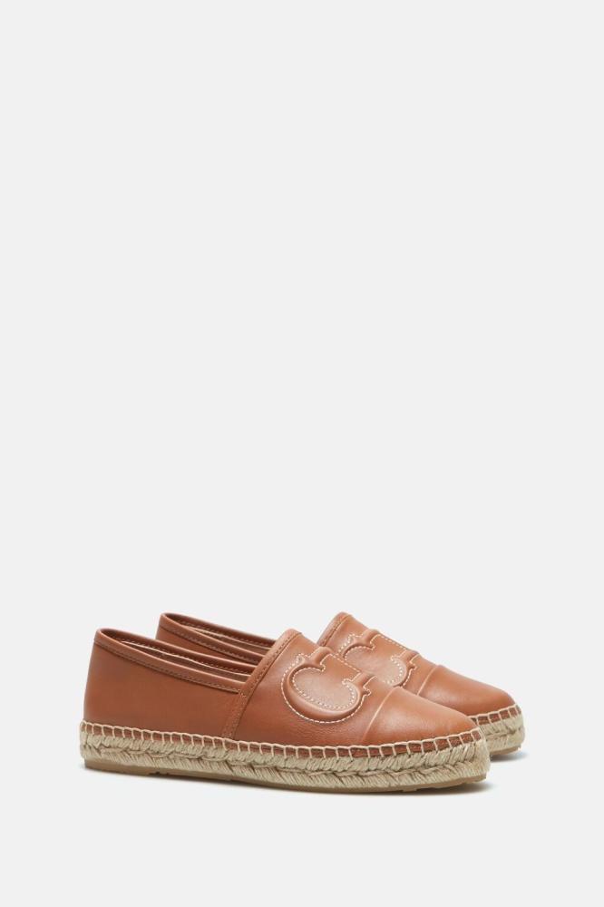 Carolina Herrera flat