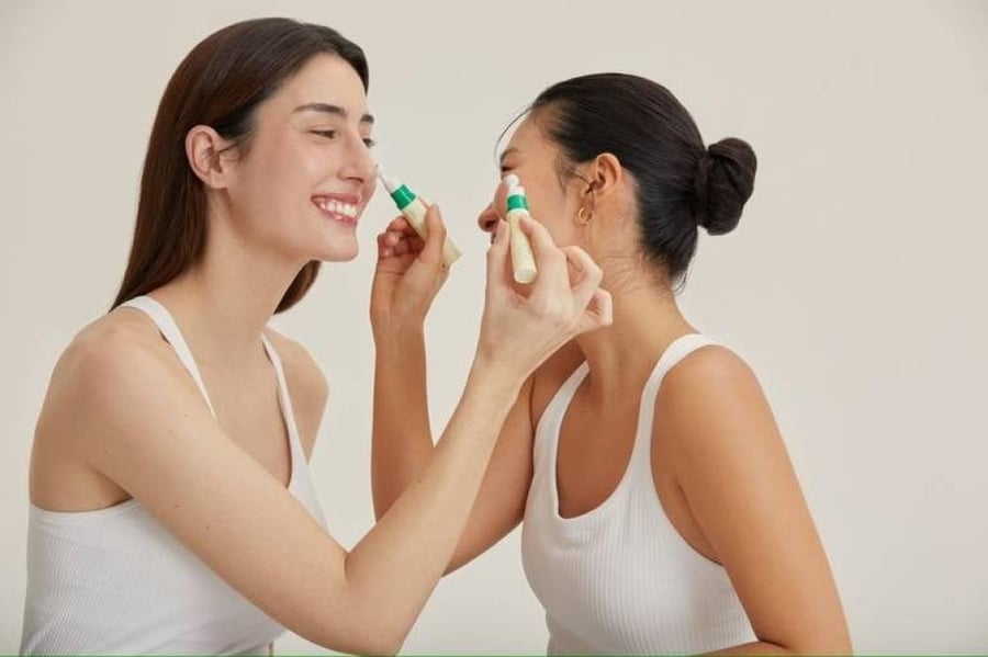 سيروم العين بالكولاجين النباتي اكسيس واي - 10 مل