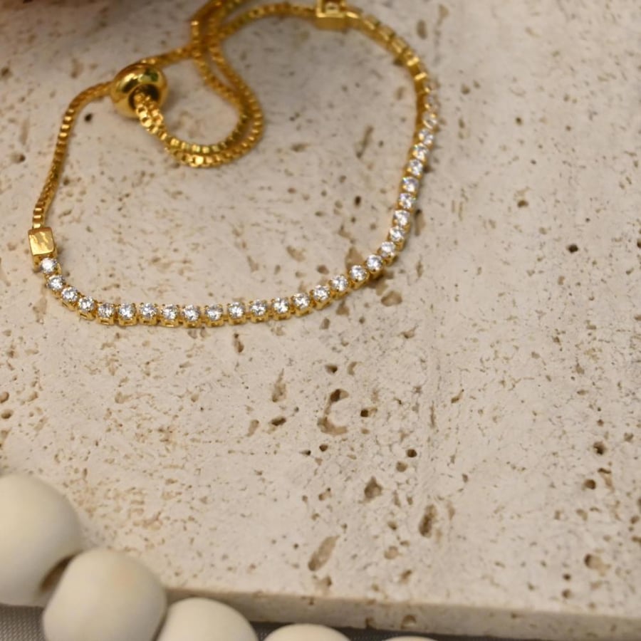 Tennis bracelet