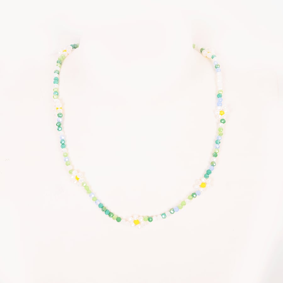عقد خرز مزين بورود من البارو