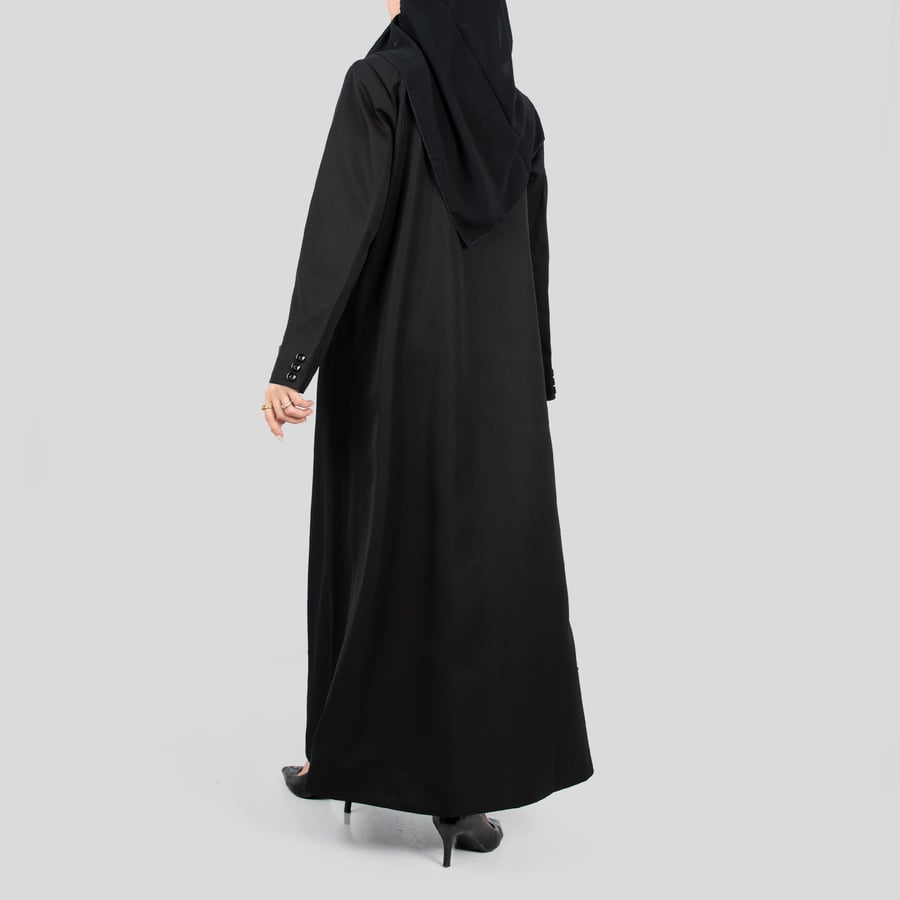عباية بليزر أنيقة باللون الأسود