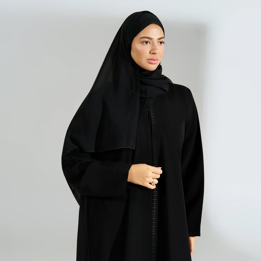 عباية نص كلوش بتطريز ناعم
