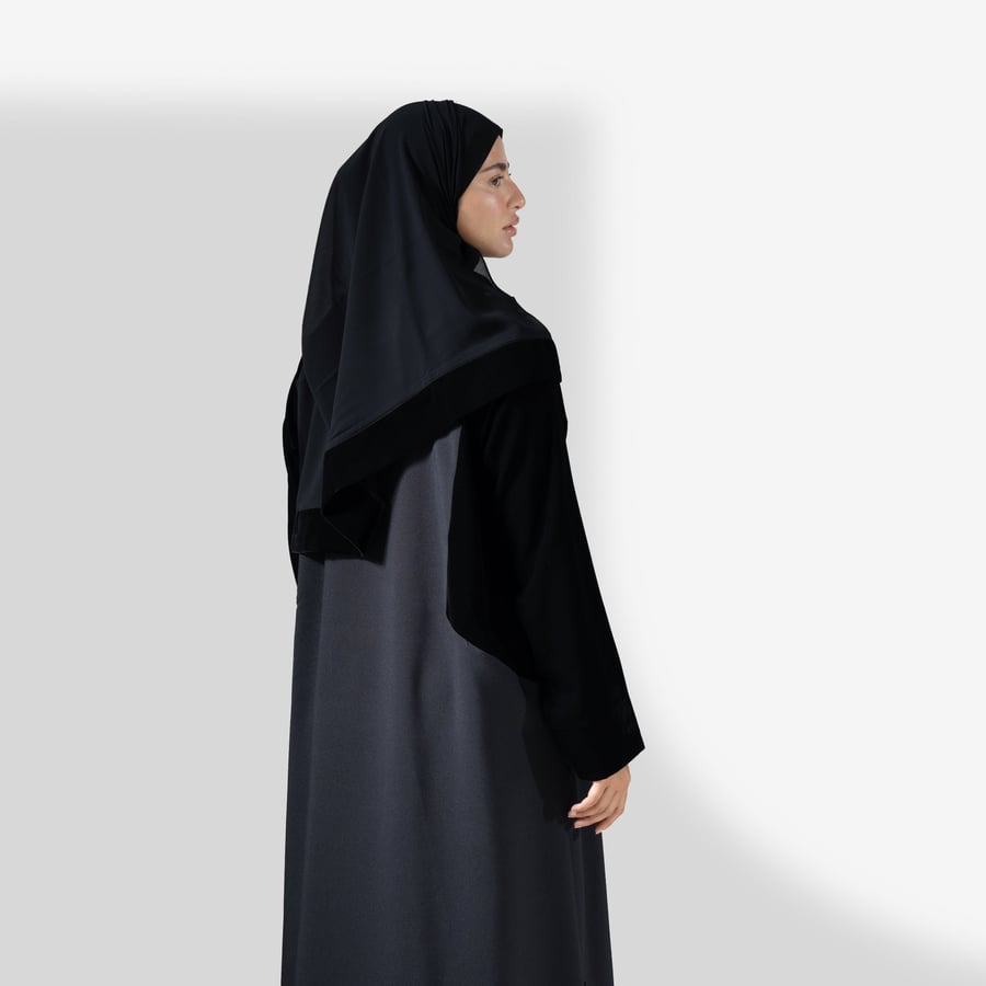 عباية شتوي من قماش المخمل مع الكريب