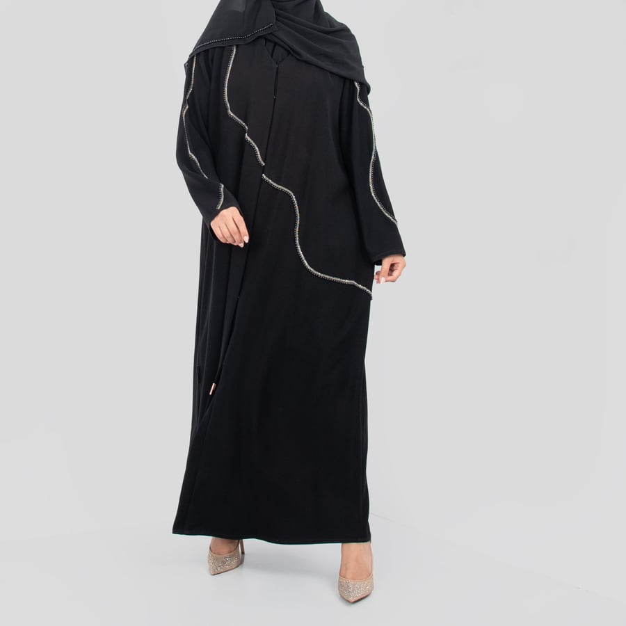 عباية ناعمة مطرزة