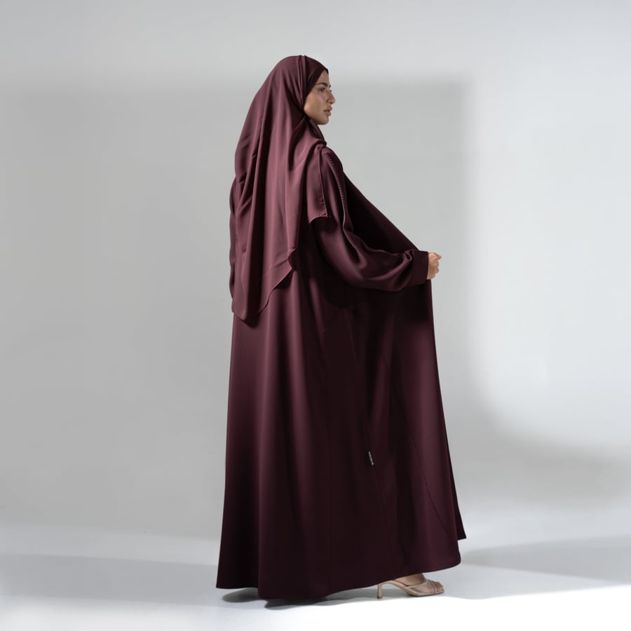 عباية ملونة نص كلوش زرار واحد