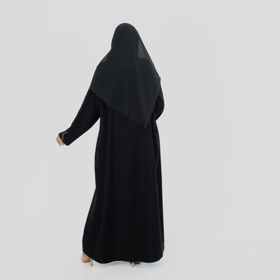 عباية ناعمة مطرزة
