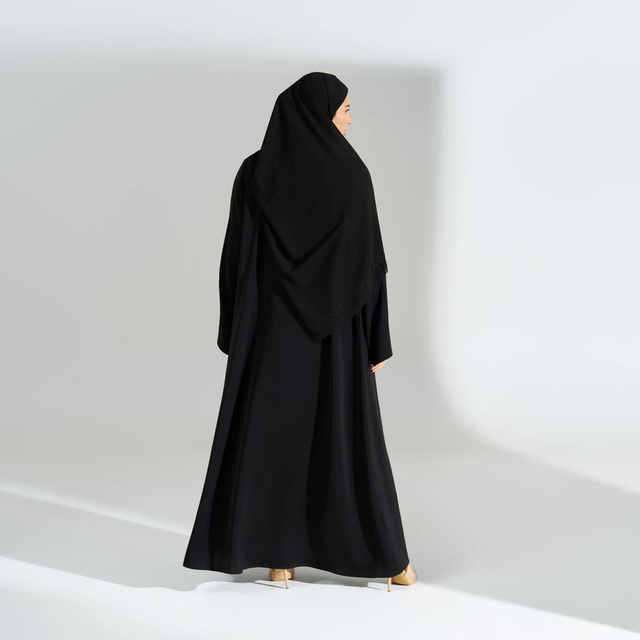 عباية سوداء نص كلوش