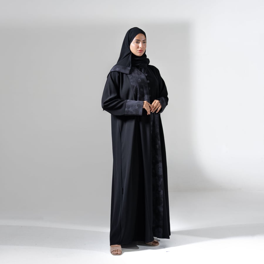 عباية شتوي من قماش الكريب باربي