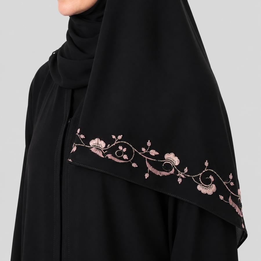 طرحة مطرزة