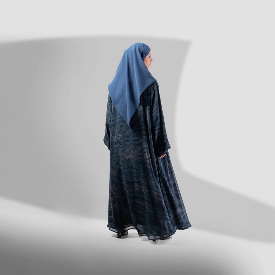عباية ملونة بقماش ناعم