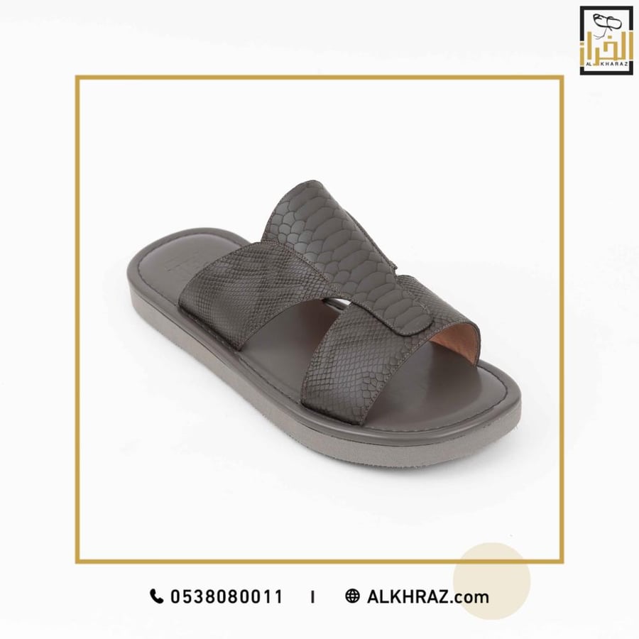 Casual shoe made of natural Italian cowhide
