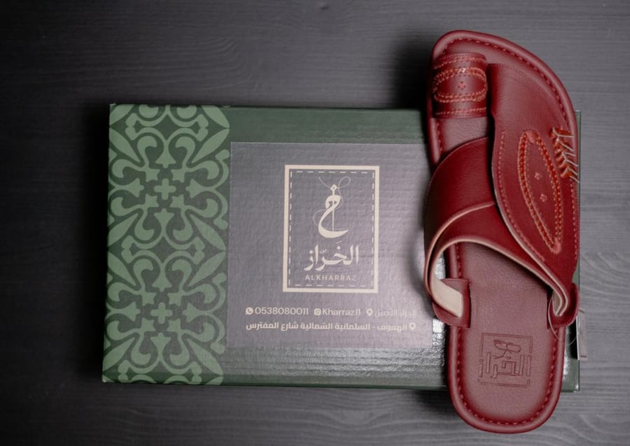Hand-stitched shoe from luxurious natural leather