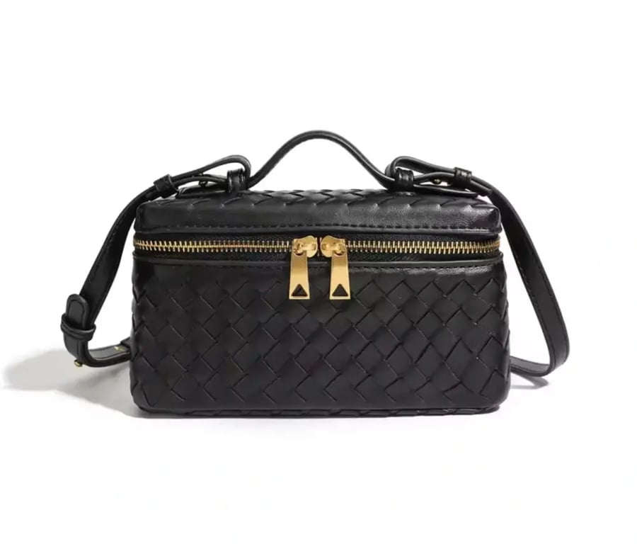 شنط BOTTEGA