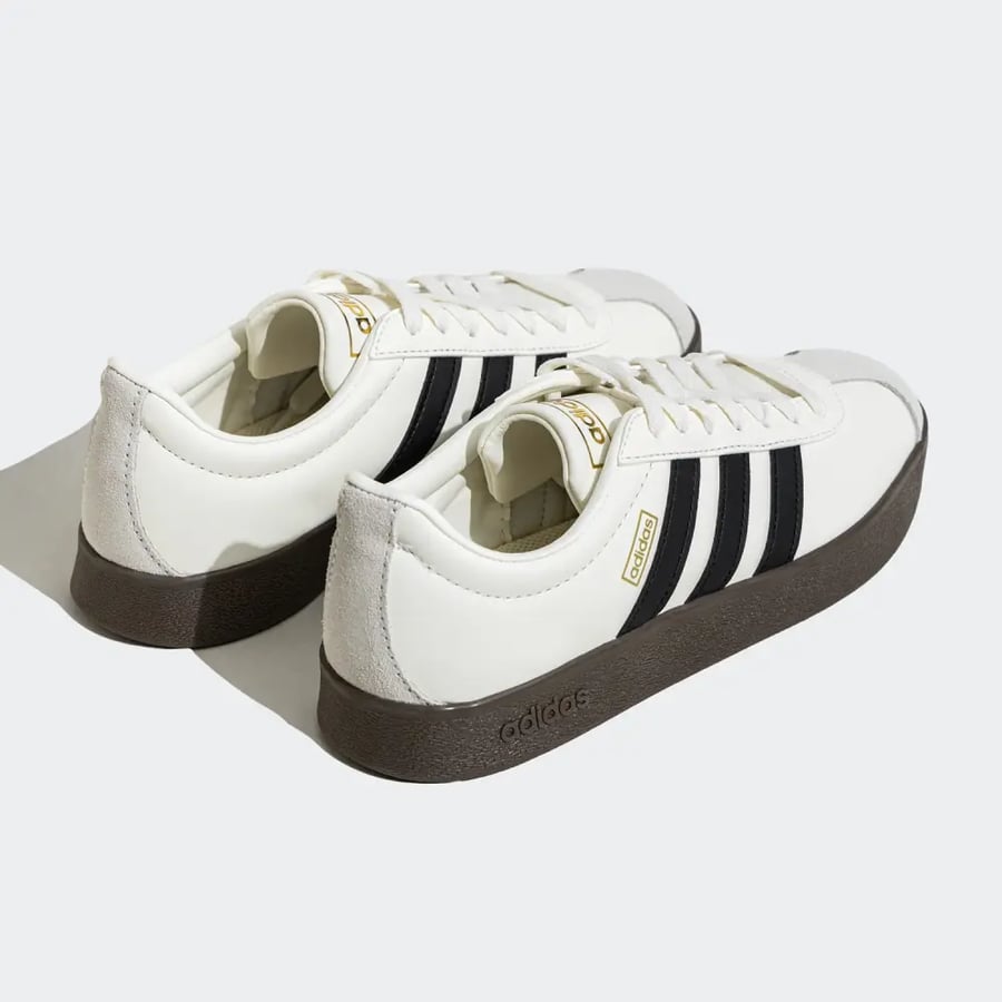 حذاء رياضي كاجوال برباط من Adidas رسمي جديد للجنسين JQ1501
