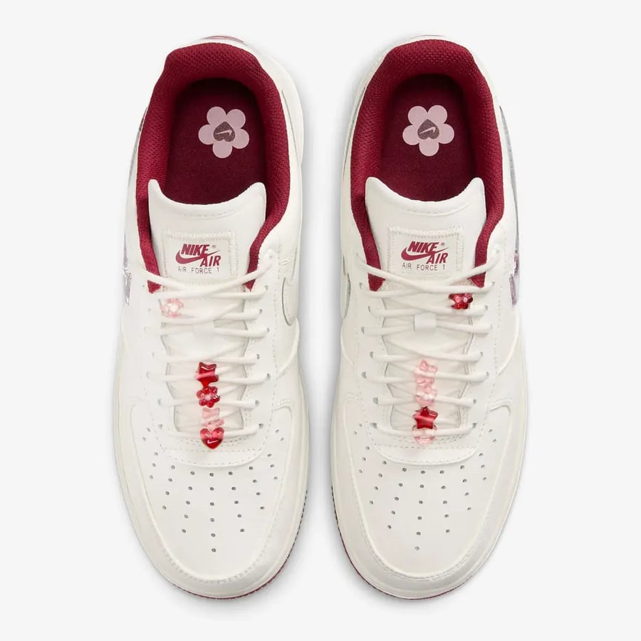 حذاء رياضي متين للنساء من Nike Genuine Air Force 1 FZ5068-161