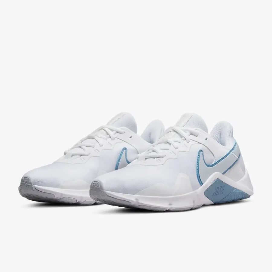 حذاء تدريب نسائي من Nike الأصلي LEGEND ESSENTIAL 2 CQ9545-101