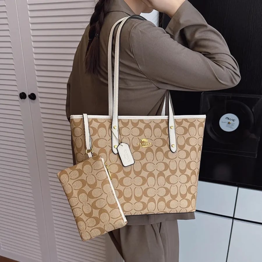 شنطة coach