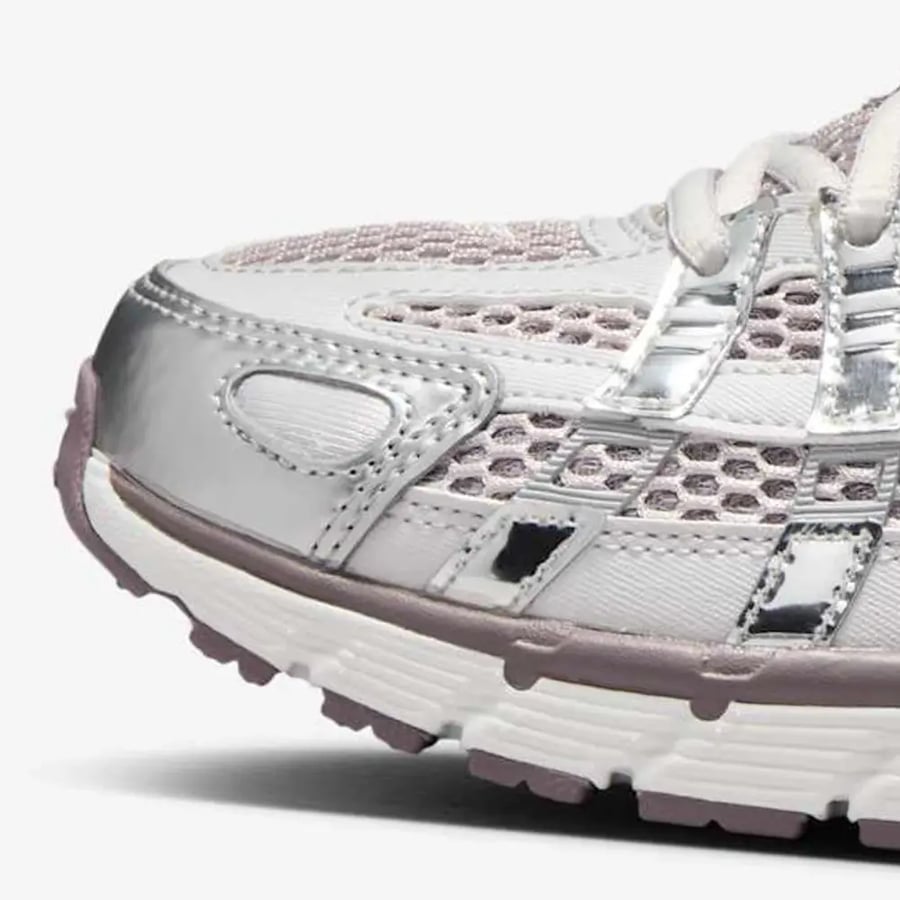 حذاء الجري Nike الرسمي الجديد للنساء ذو الرقبة المنخفضة والرباط وجيد التهوية IB4019-019