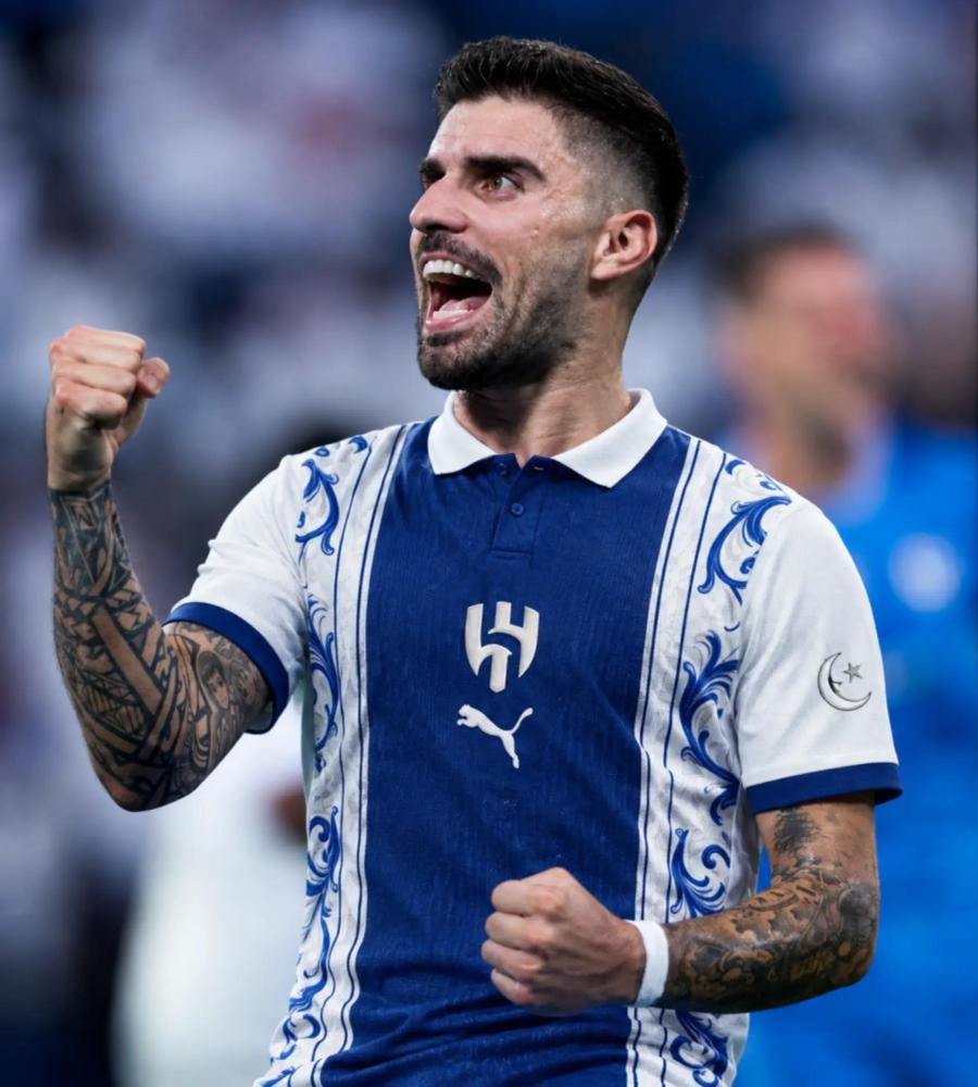تيشيرت الهلال بتصميم أزرق وأبيض فاخر