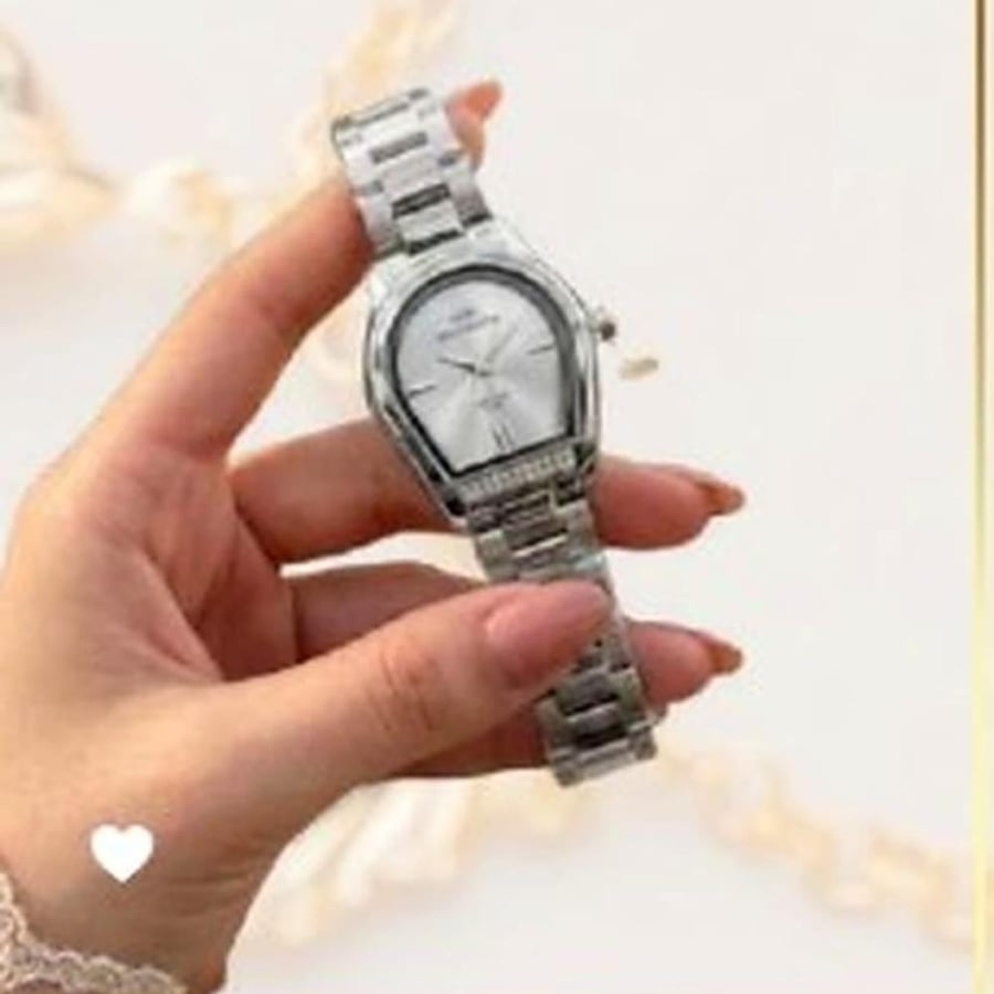 ساعة نسائية من لويس مارتن ضمان سنتين