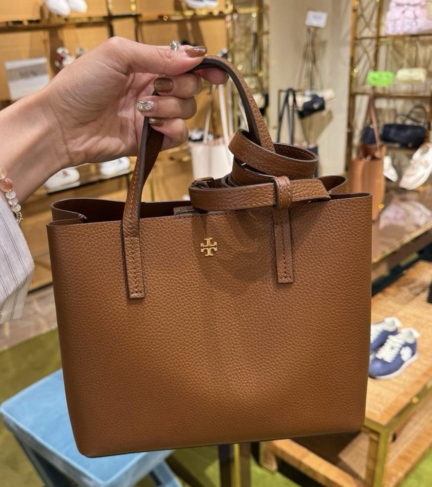 حقيبة tory burch وسط