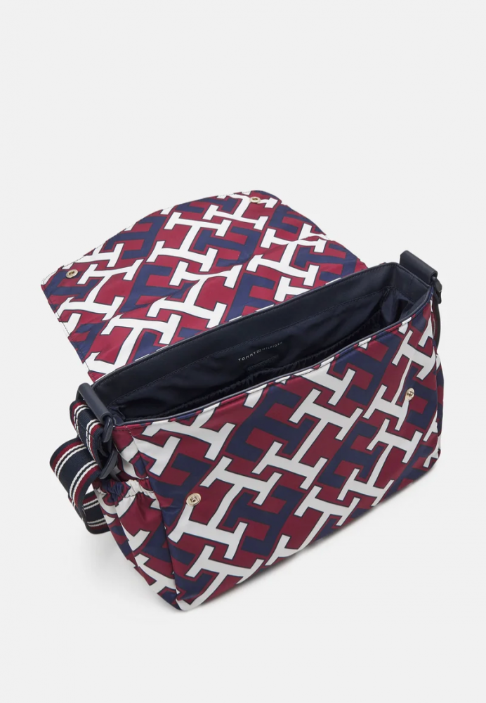 حقيبة مستلزمات الطفل Tommy Hilfiger