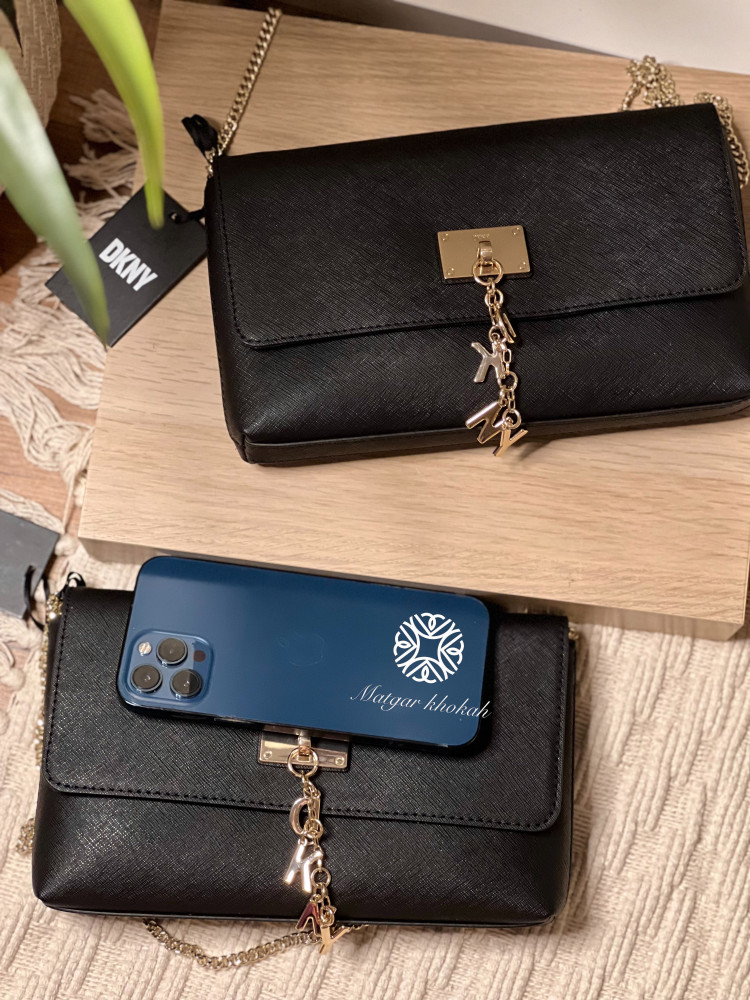 Small DKNY shoulder bag
