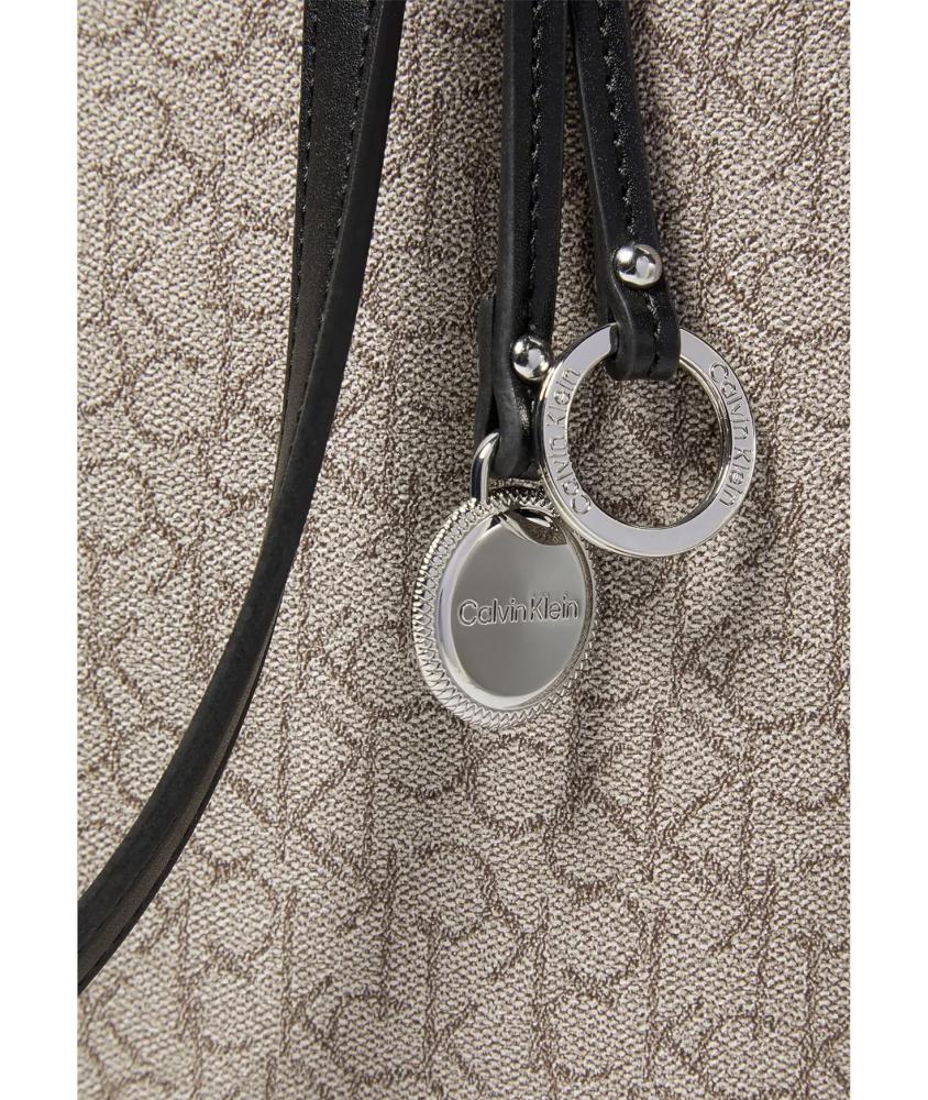 A bag with a Calvin Klein pouch, large size.