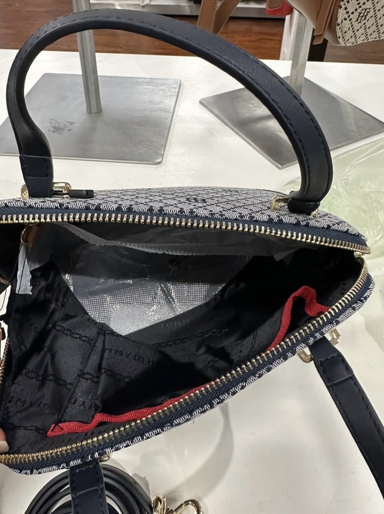 حقيبة Tommy Hilfiger  وسط